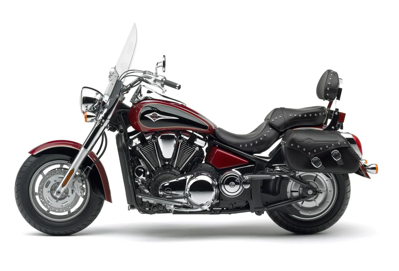 Vulcan 2000 Classic LT in red — touring kit fitted